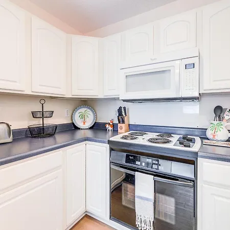 Well-Equipped Emerald Isle Townhome Pets Welcome! Exterior photo