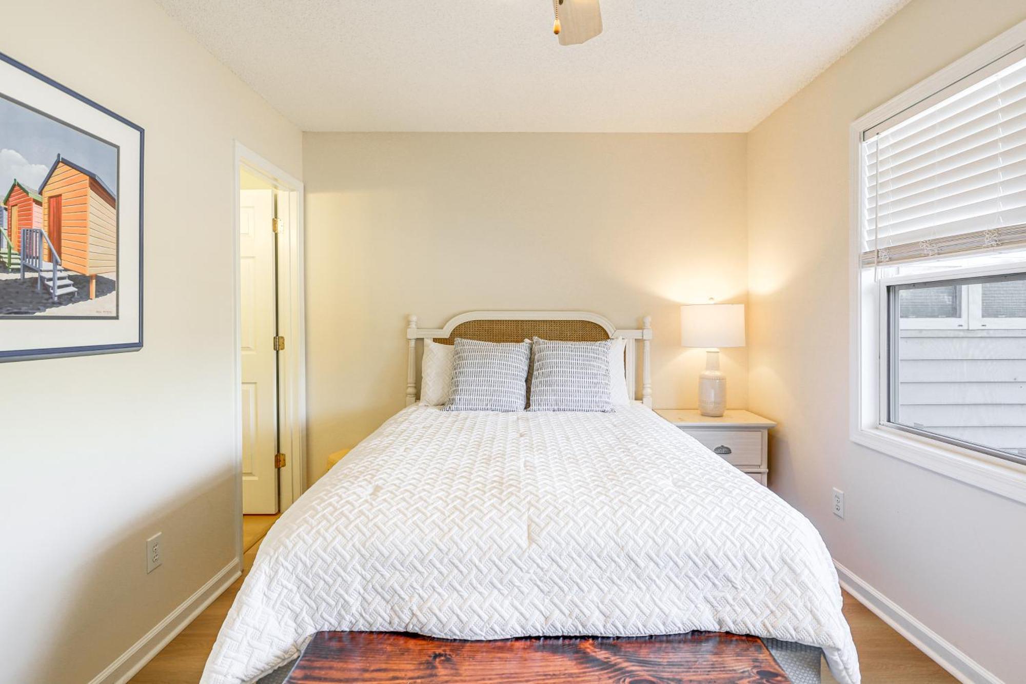 Well-equipped Townhome Pets Welcome! Emerald Isle